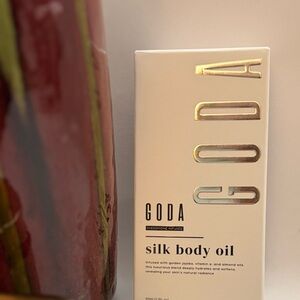 Klantreview Gold Silk Body Oil – eindelijk oplossing voor droge huid – ElleCera